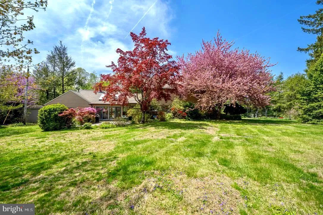 Villanova, Pennsylvania 19085, United States, 4 Bedrooms Bedrooms, ,3 BathroomsBathrooms,Residential,Pending,143732