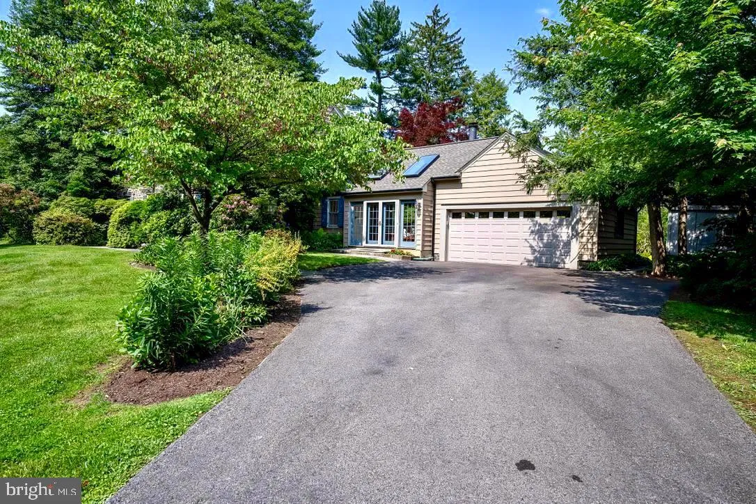 Villanova, Pennsylvania 19085, United States, 4 Bedrooms Bedrooms, ,3 BathroomsBathrooms,Residential,Pending,143732