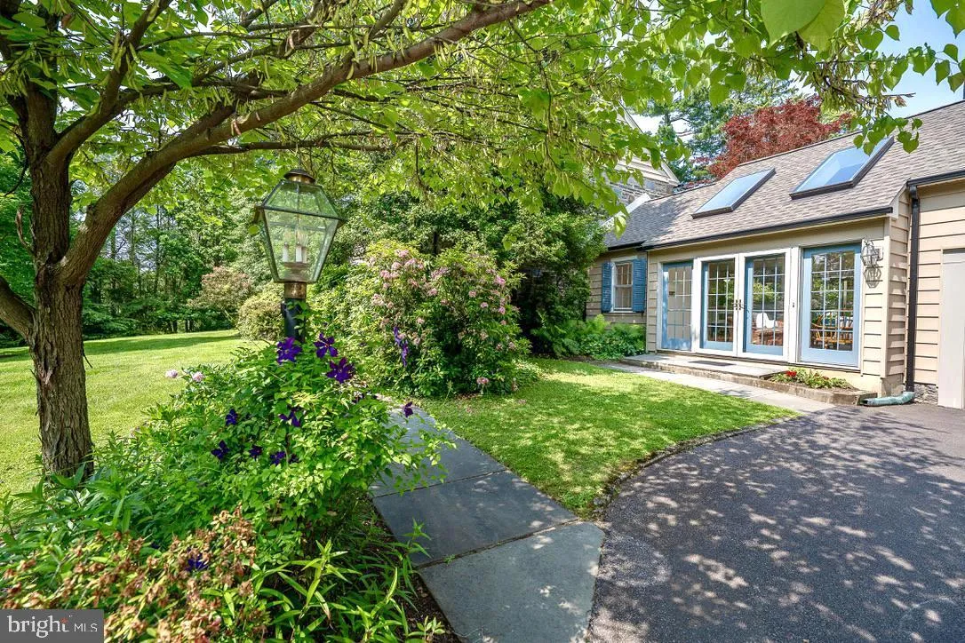 Villanova, Pennsylvania 19085, United States, 4 Bedrooms Bedrooms, ,3 BathroomsBathrooms,Residential,Pending,143732