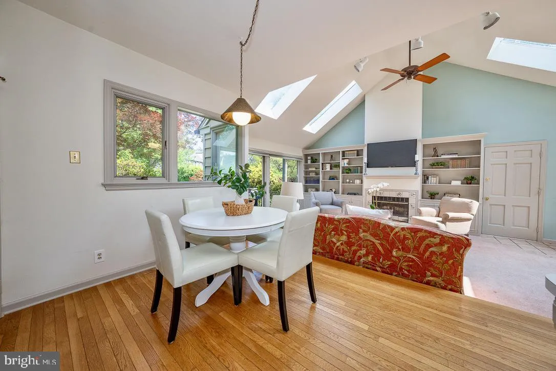 Villanova, Pennsylvania 19085, United States, 4 Bedrooms Bedrooms, ,3 BathroomsBathrooms,Residential,Pending,143732