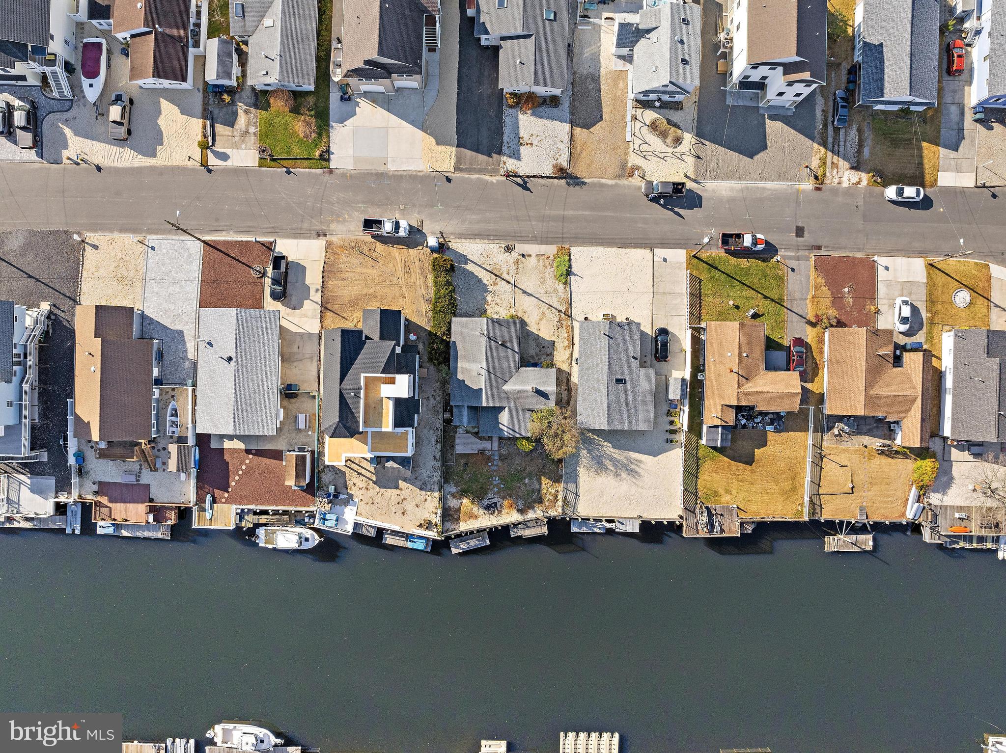 MYSTIC ISLAND - Residential