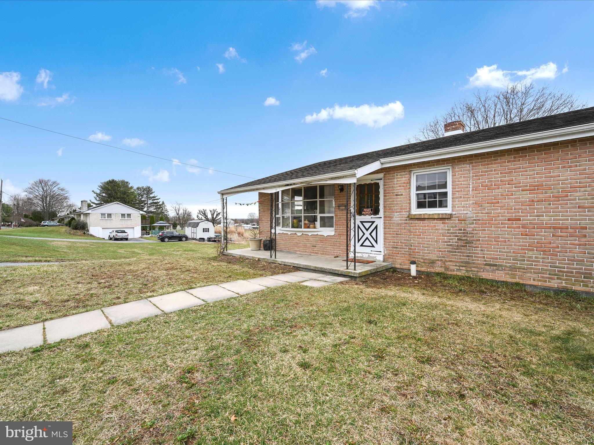 884 RICHARD DRIVE