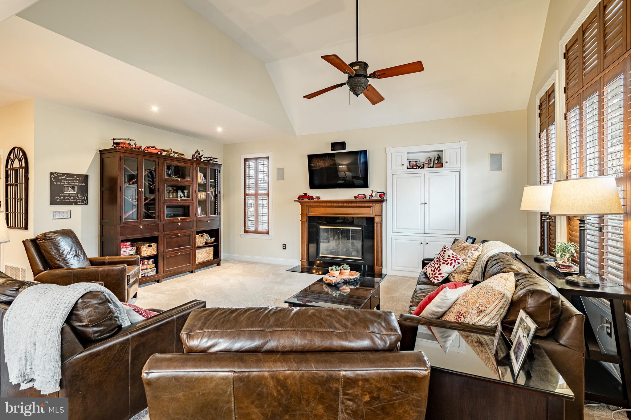 HIDDEN HOLLOW - Residential