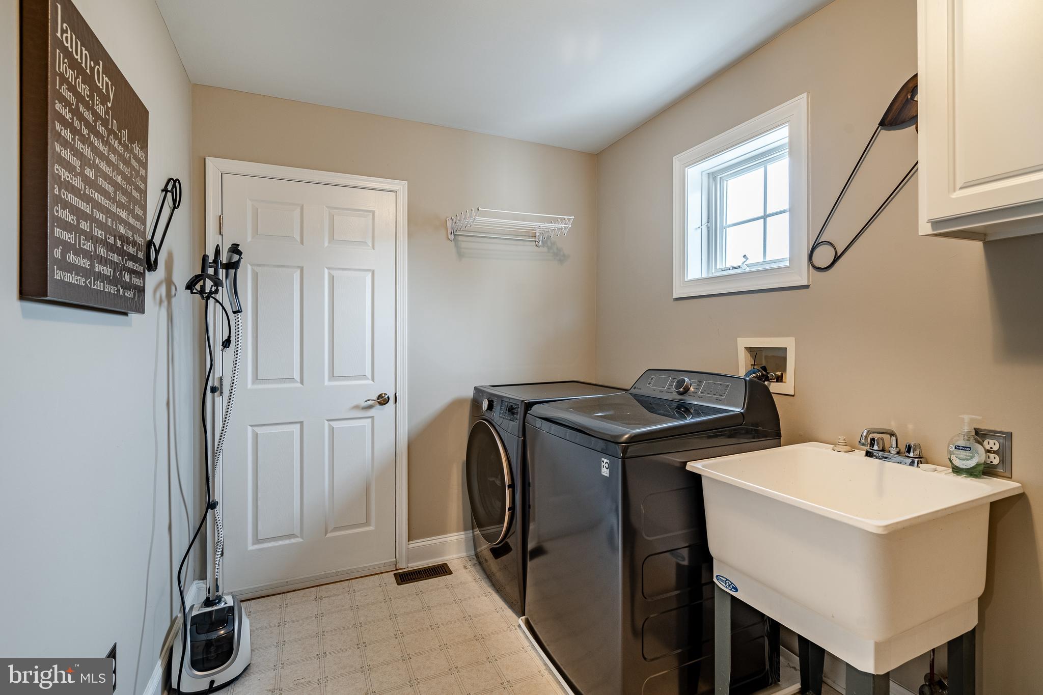 HIDDEN HOLLOW - Residential