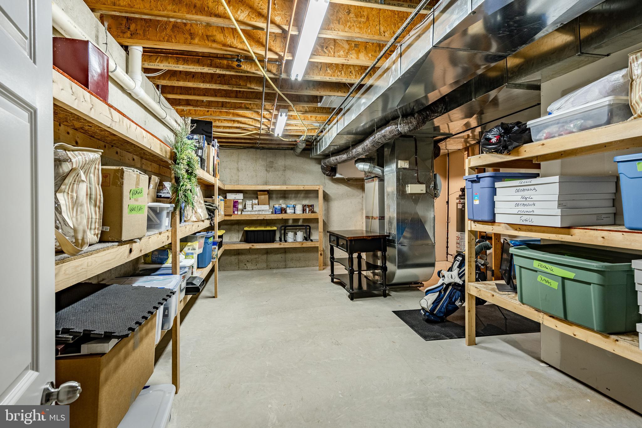 HIDDEN HOLLOW - Residential