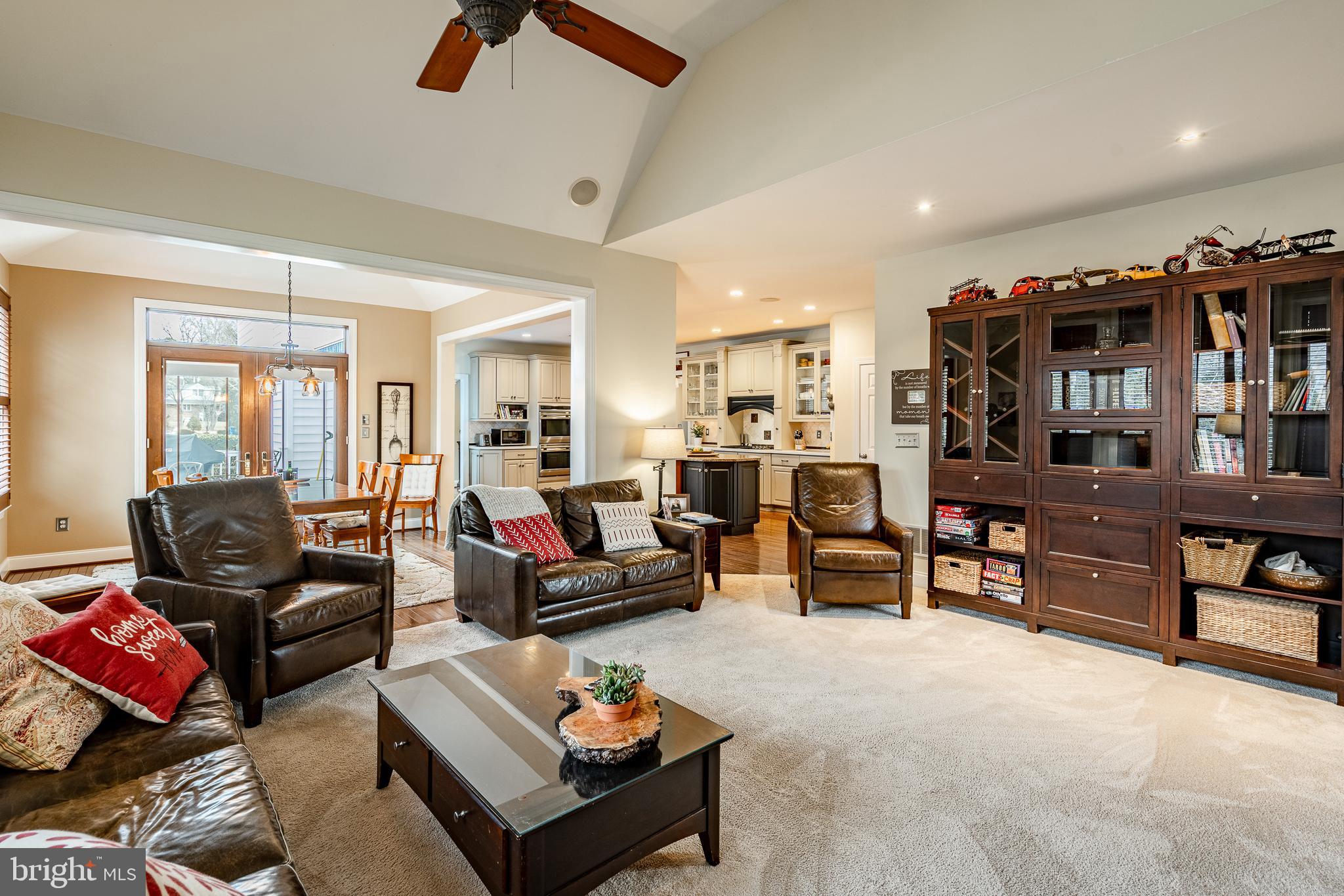 HIDDEN HOLLOW - Residential