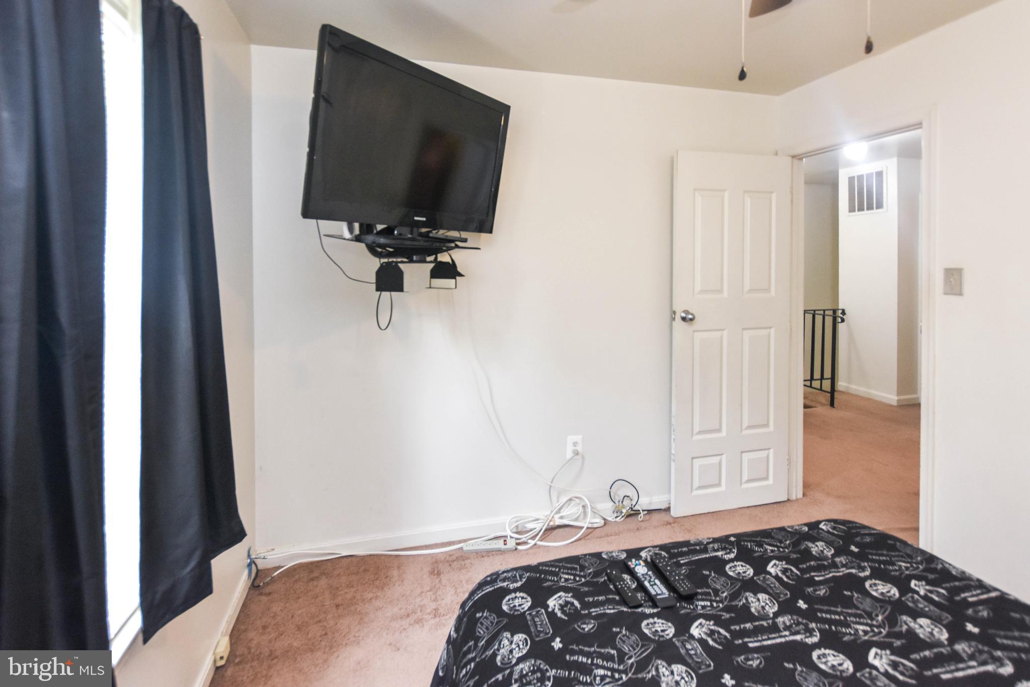 LONDON WOODS - Residential