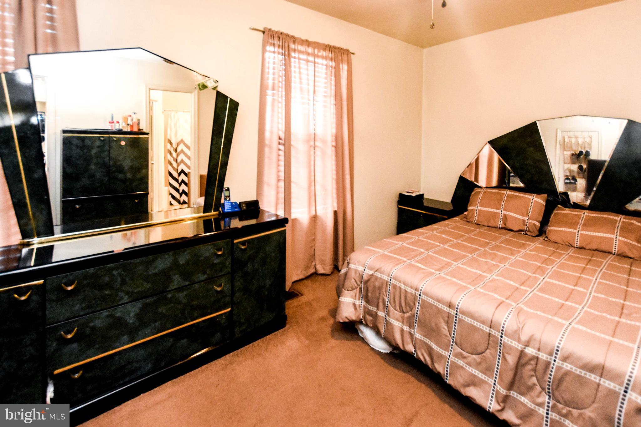 LONDON WOODS - Residential