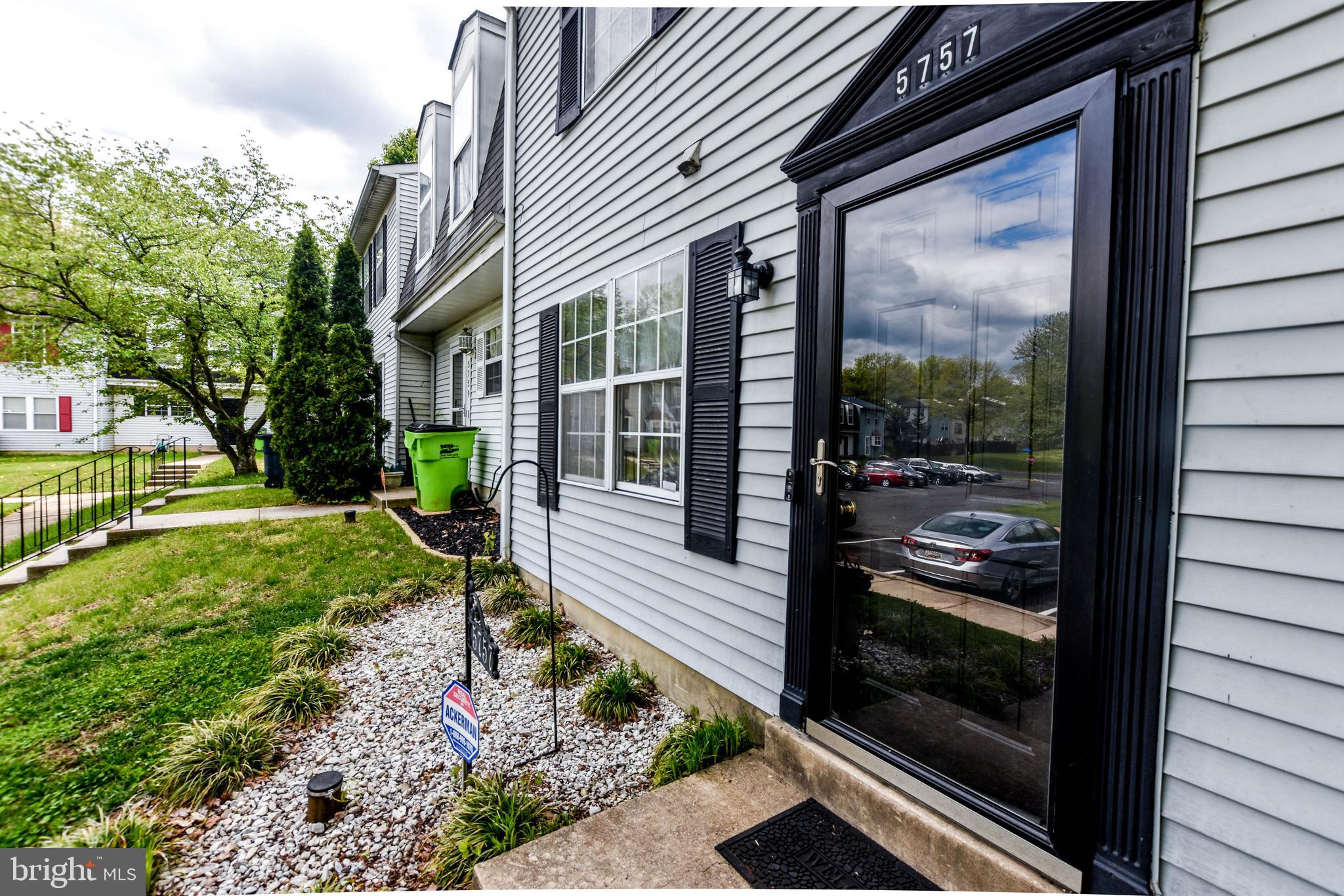 LONDON WOODS - Residential