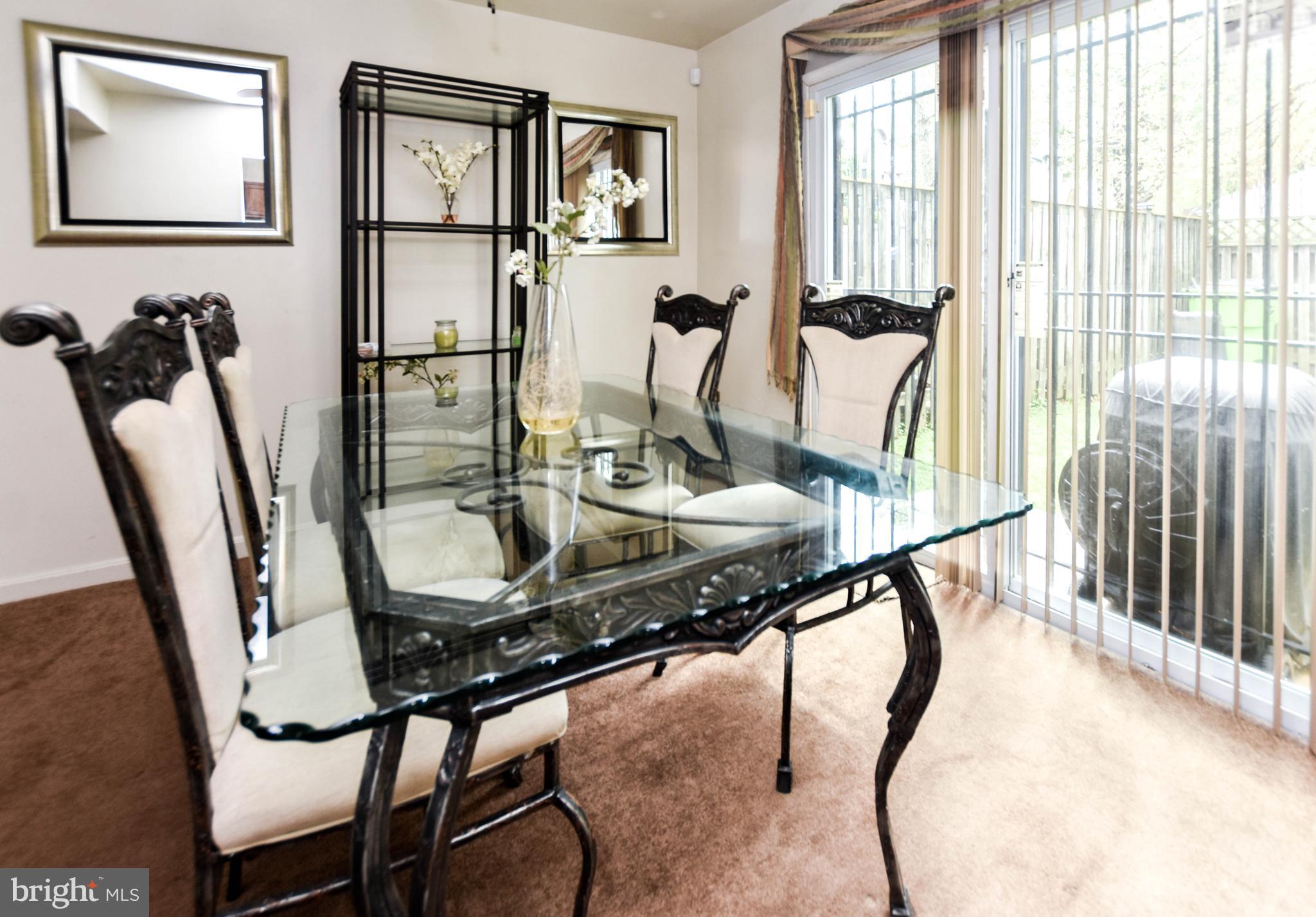 LONDON WOODS - Residential