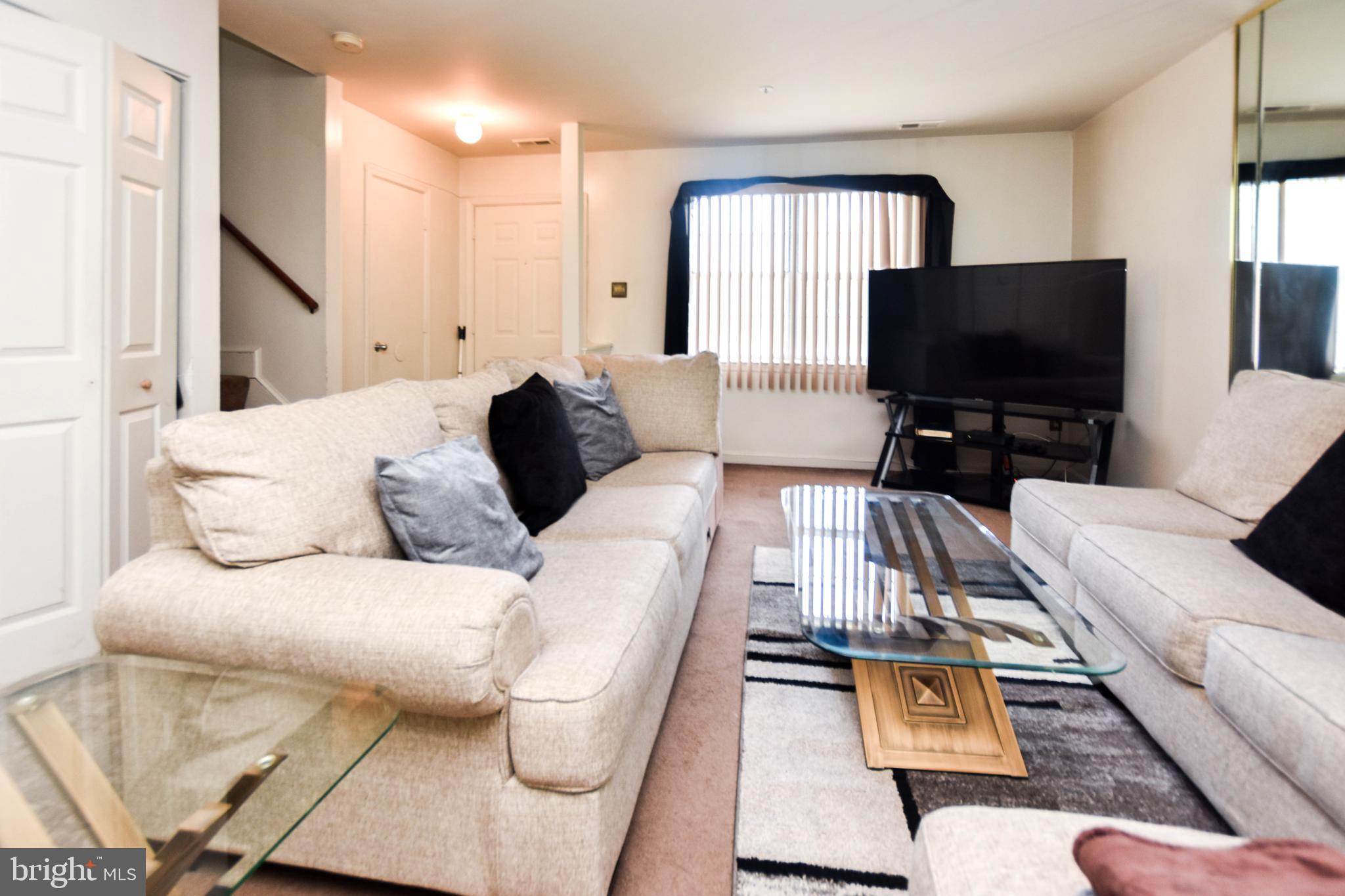 LONDON WOODS - Residential