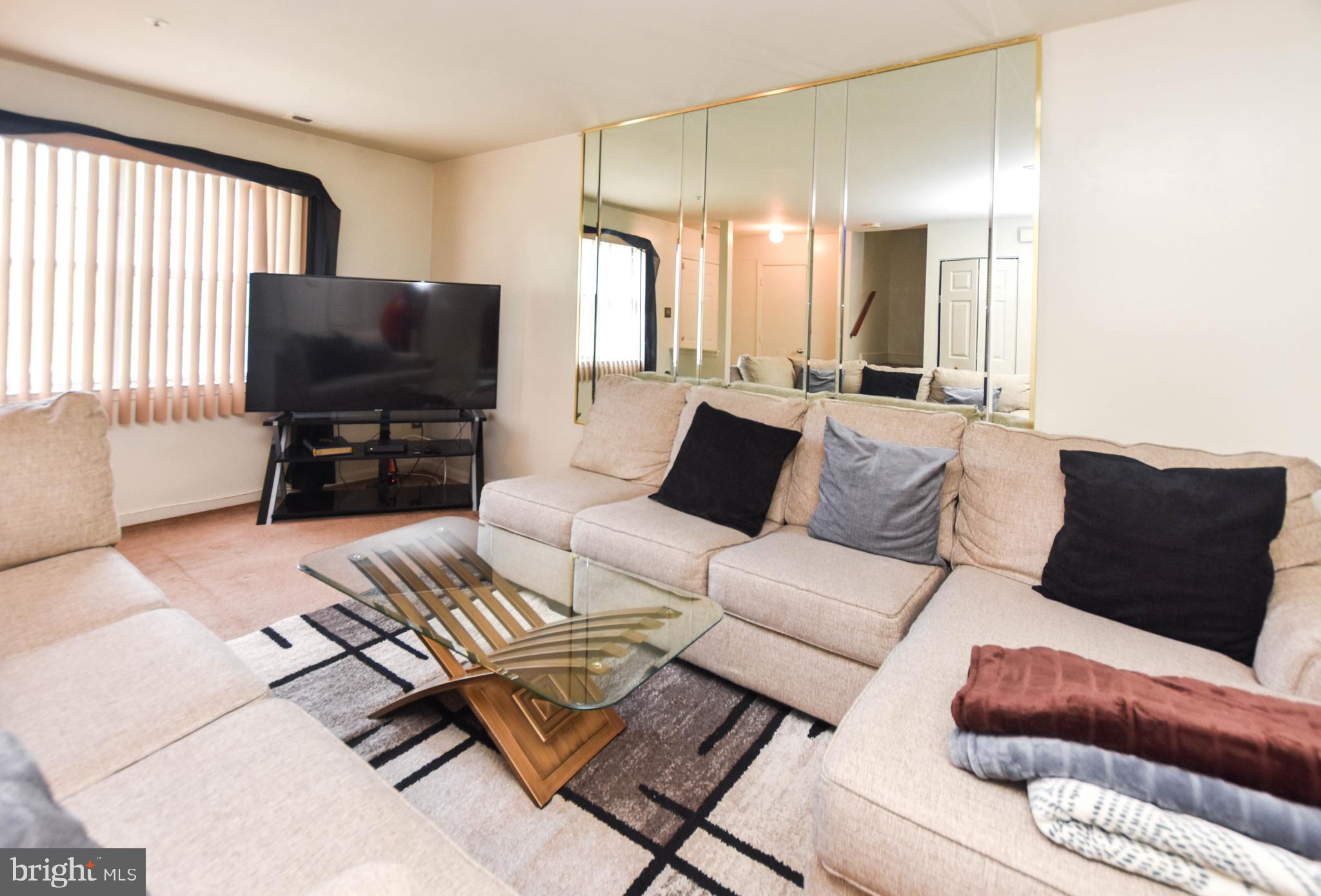 LONDON WOODS - Residential