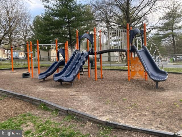 LONDON WOODS - Residential