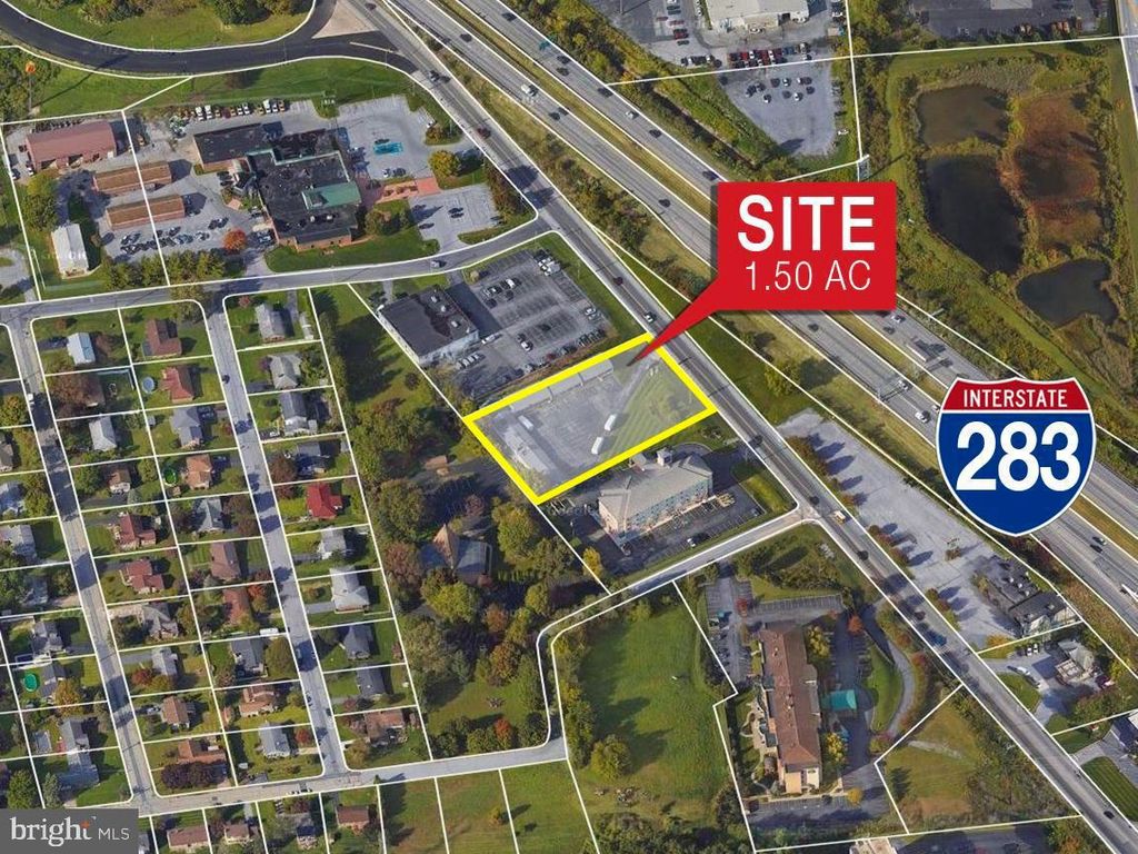 Photo of 631 Eisenhower Blvd, HARRISBURG, PA 17111 (MLS # PADA2052354)