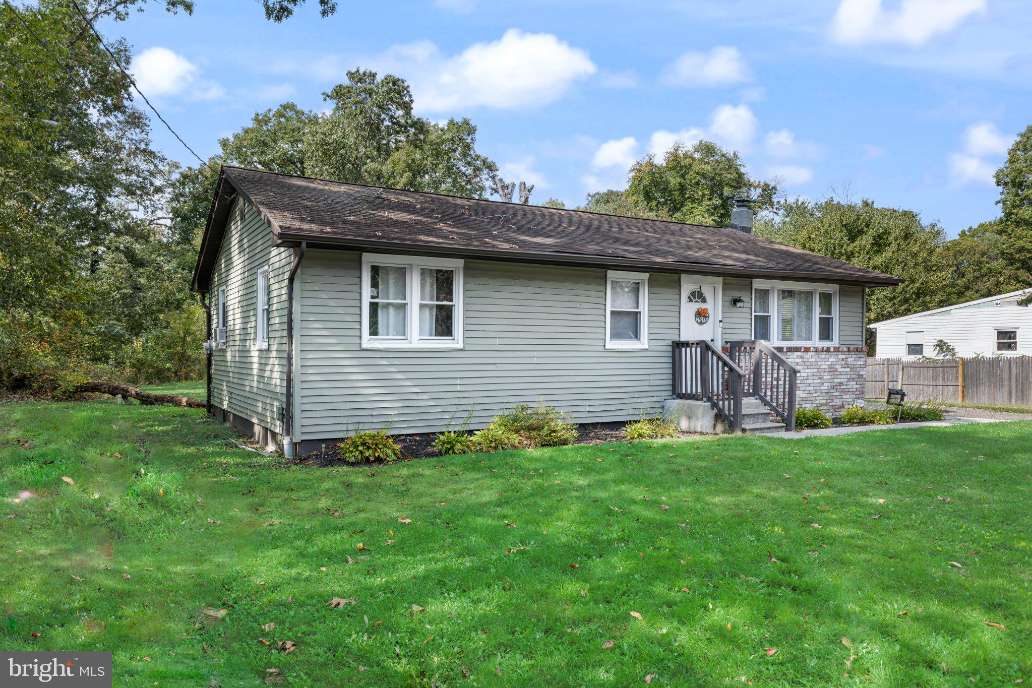 8 WALDENS DRIVE