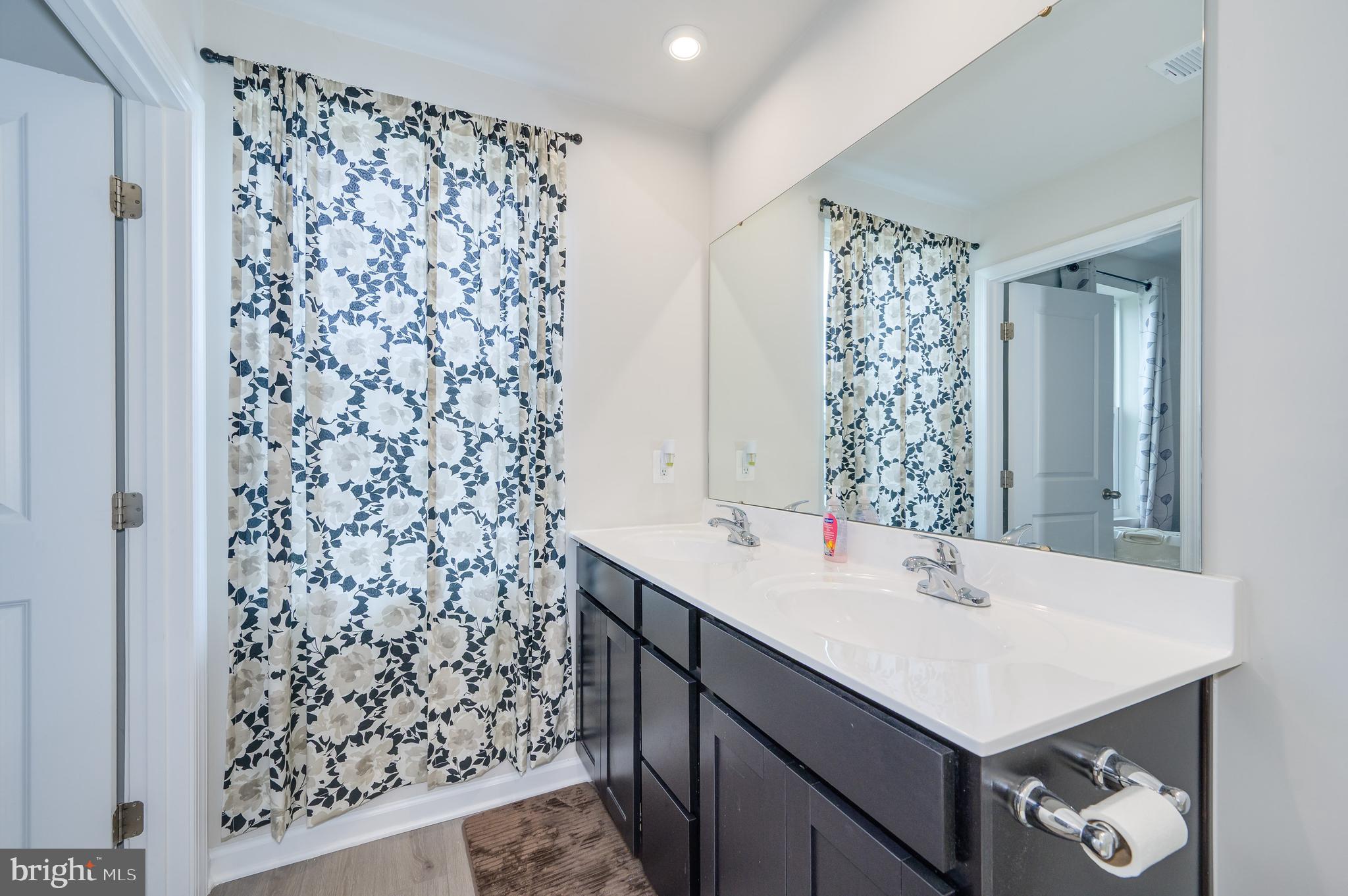 CARDINAL POINTE - Residential