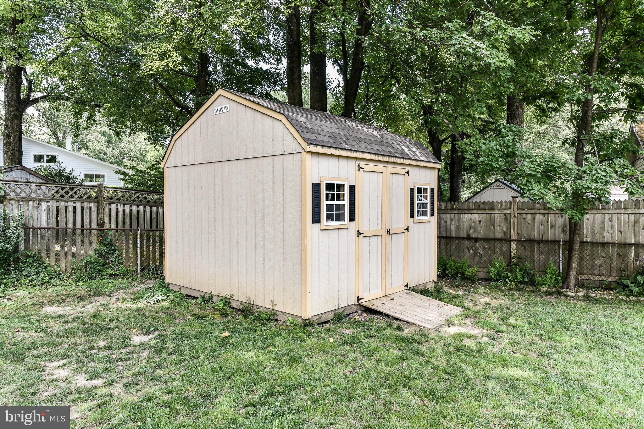 VIENNA WOODS - Residential Lease