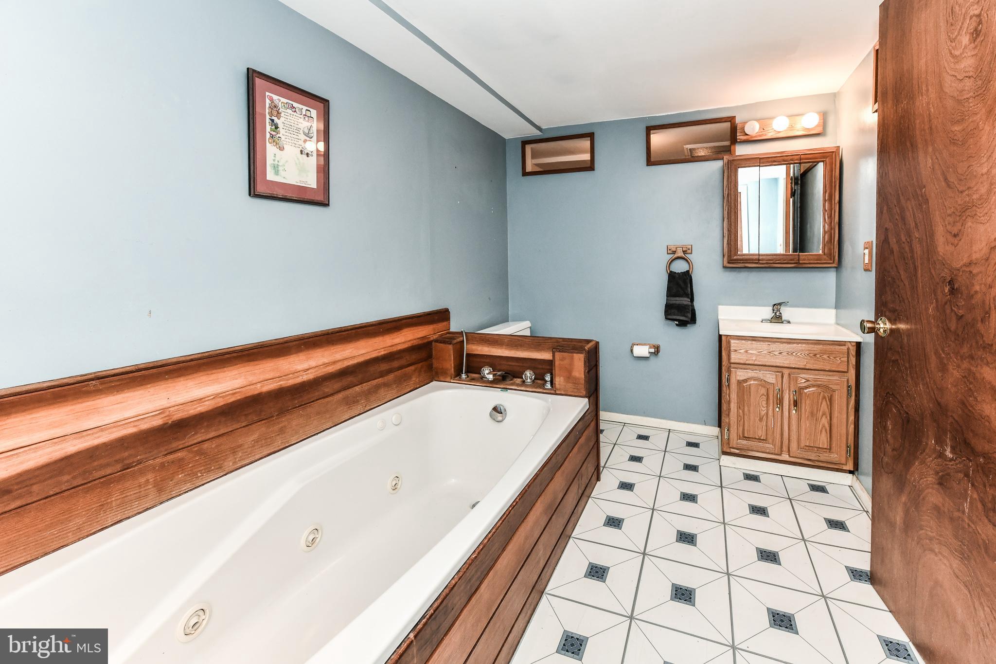 VIENNA WOODS - Residential Lease