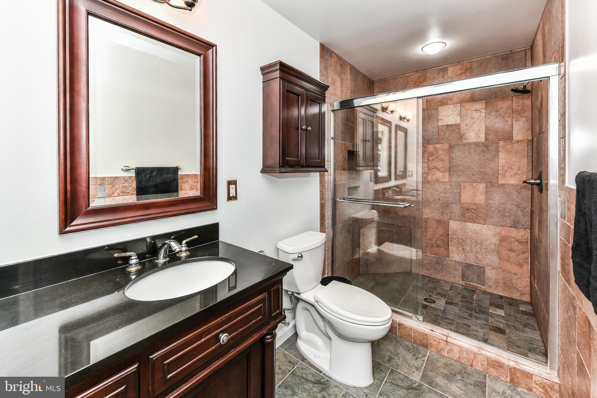 VIENNA WOODS - Residential Lease