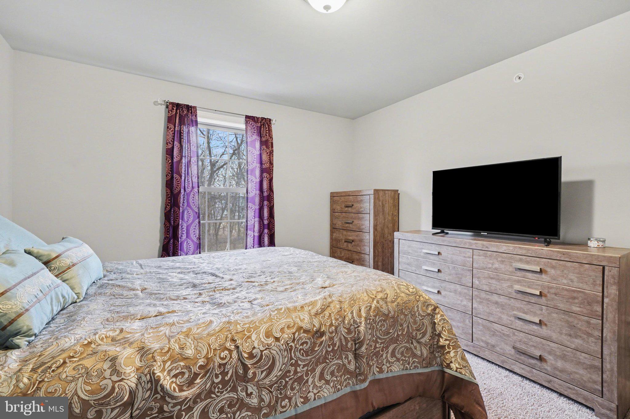 WOODLAND HILLS - Residential