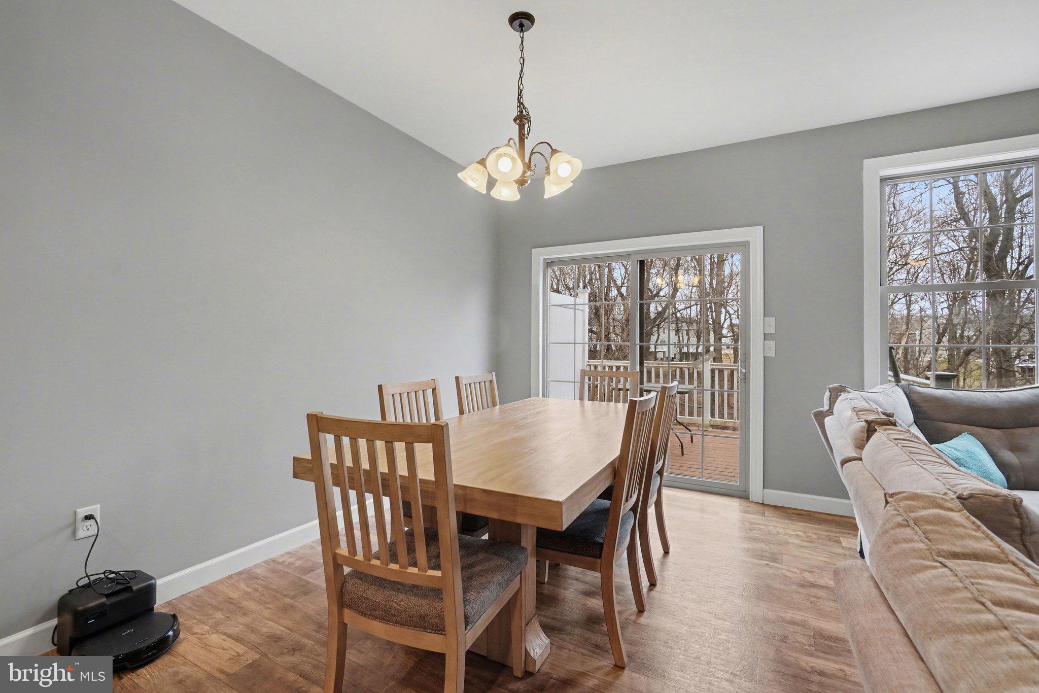 WOODLAND HILLS - Residential