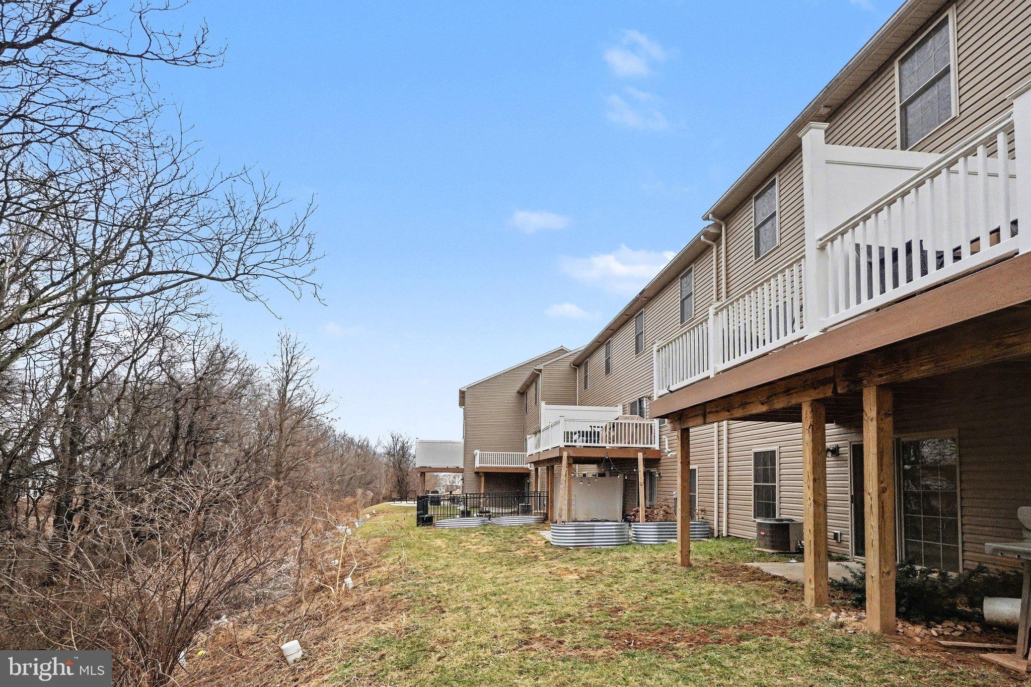 WOODLAND HILLS - Residential