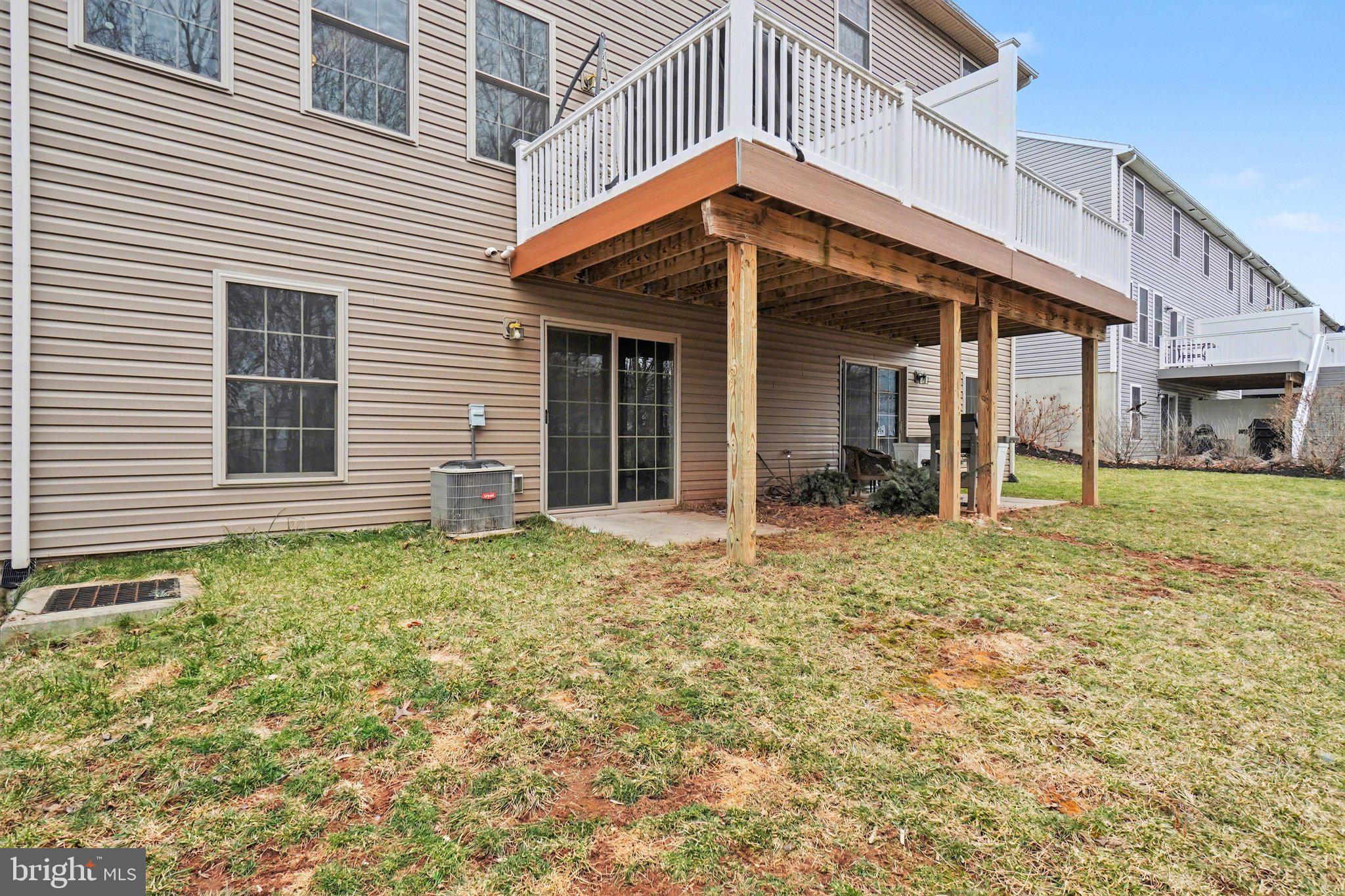 WOODLAND HILLS - Residential