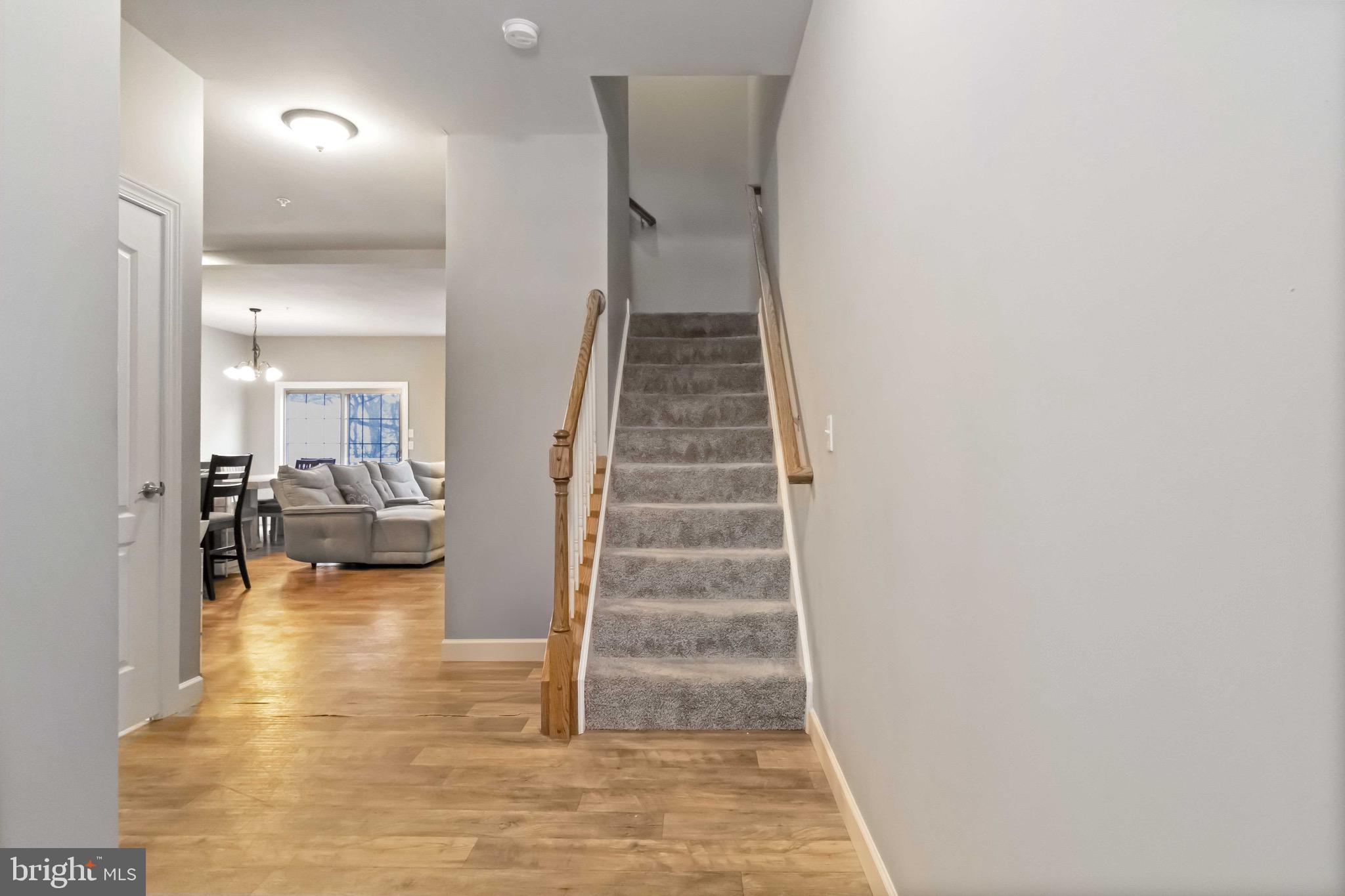 WOODLAND HILLS - Residential