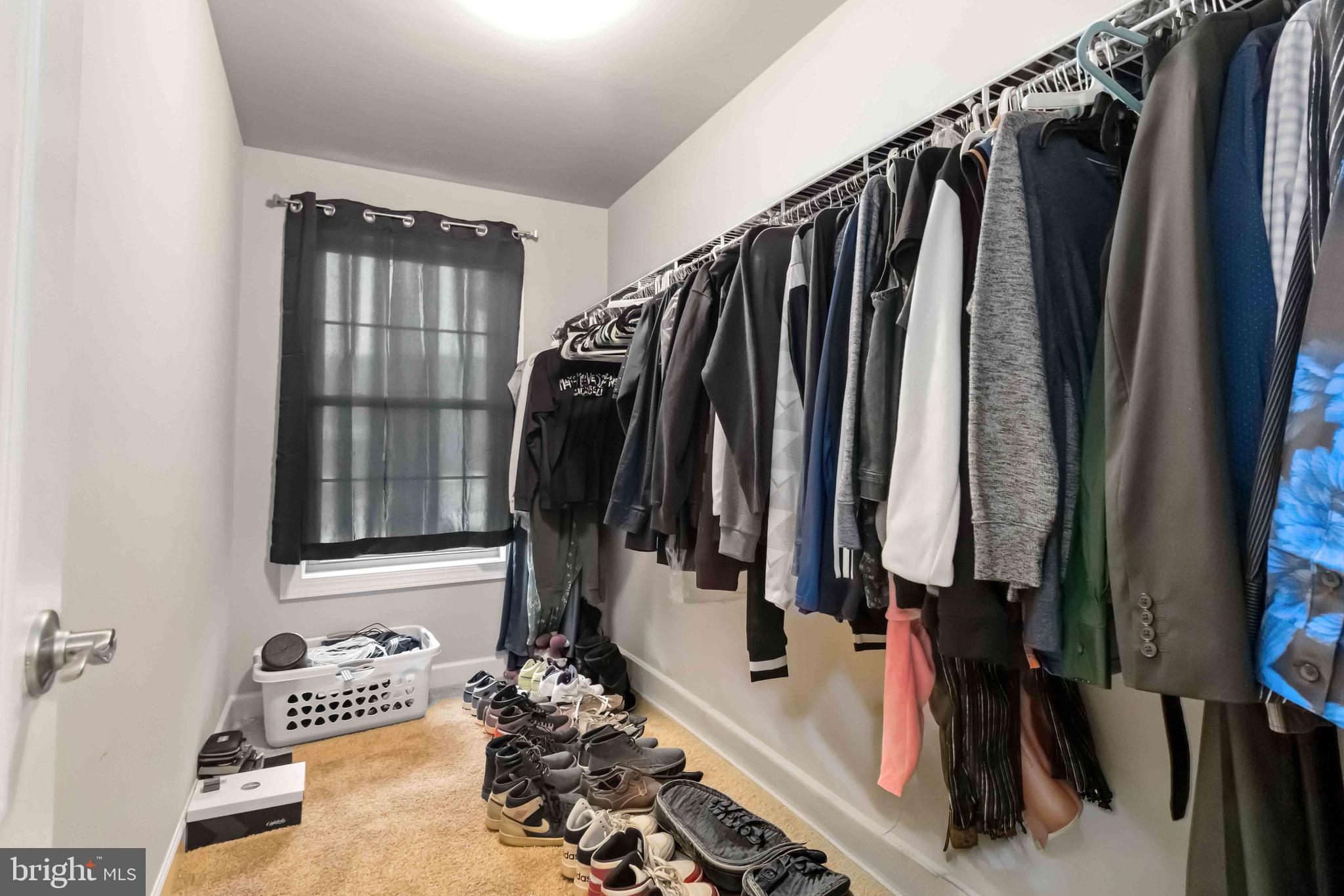 WOODLAND HILLS - Residential