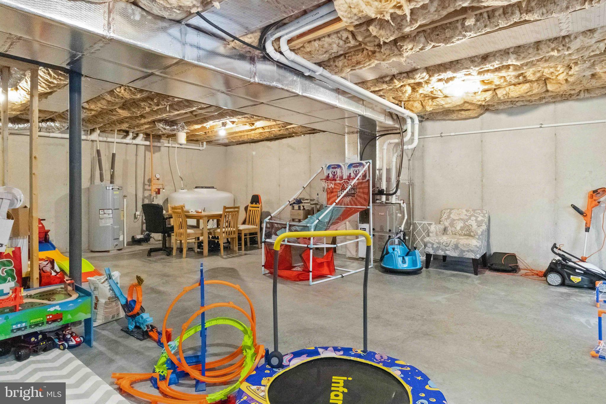 WOODLAND HILLS - Residential