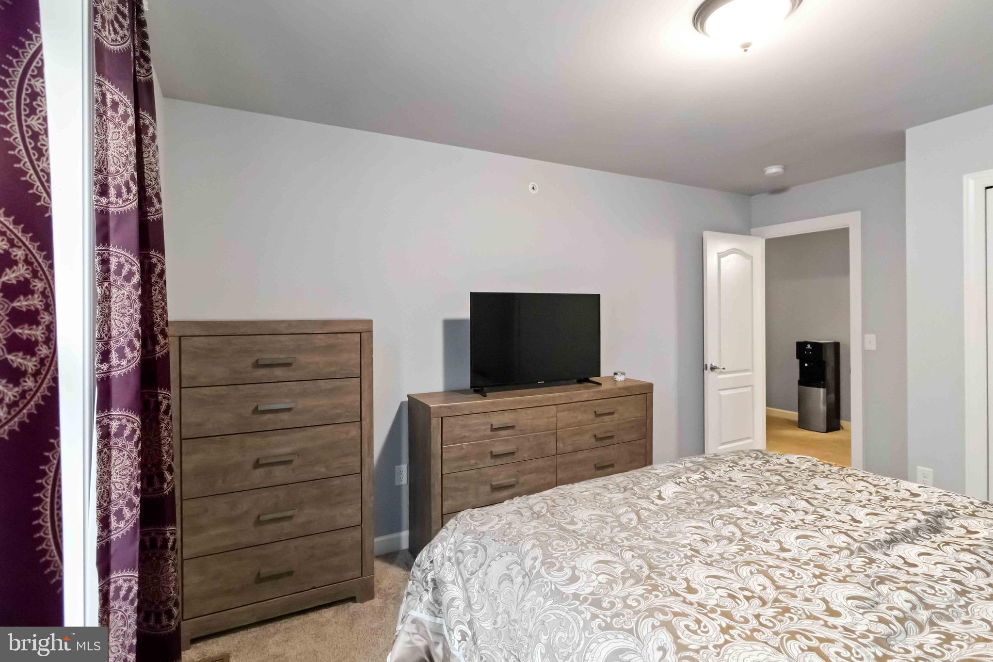 WOODLAND HILLS - Residential