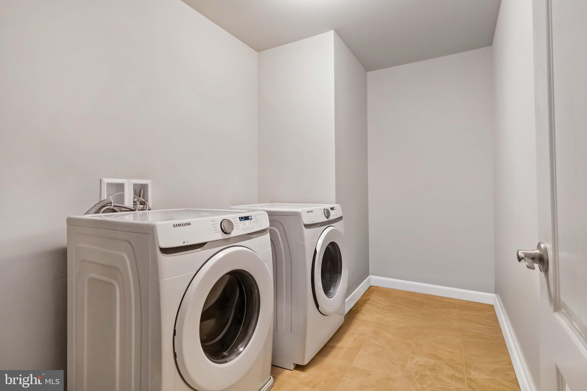 WOODLAND HILLS - Residential