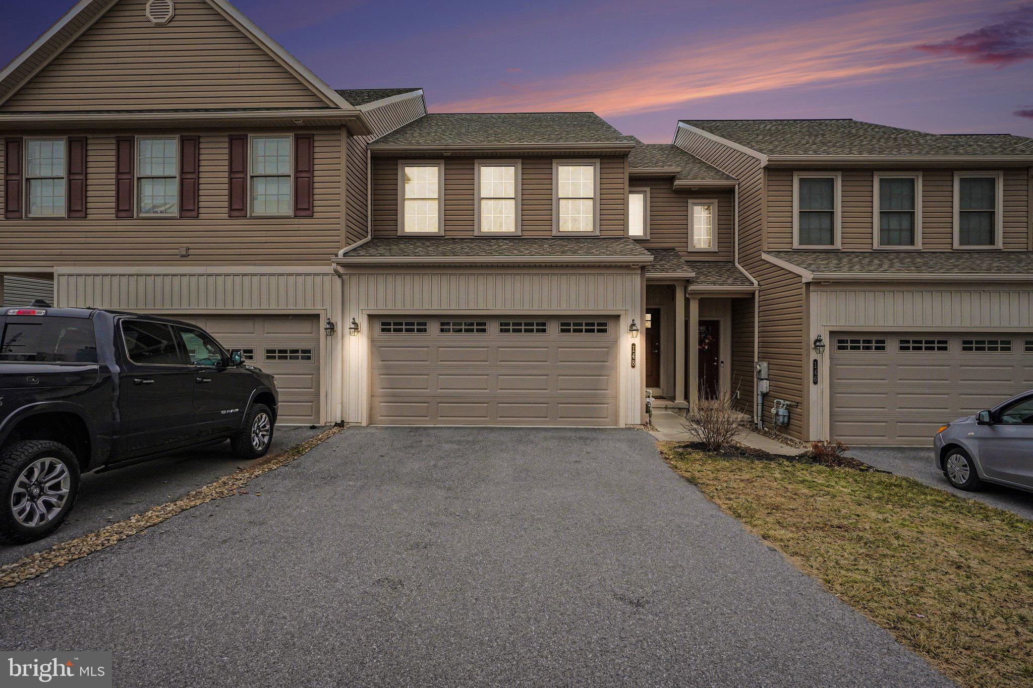 WOODLAND HILLS - Residential