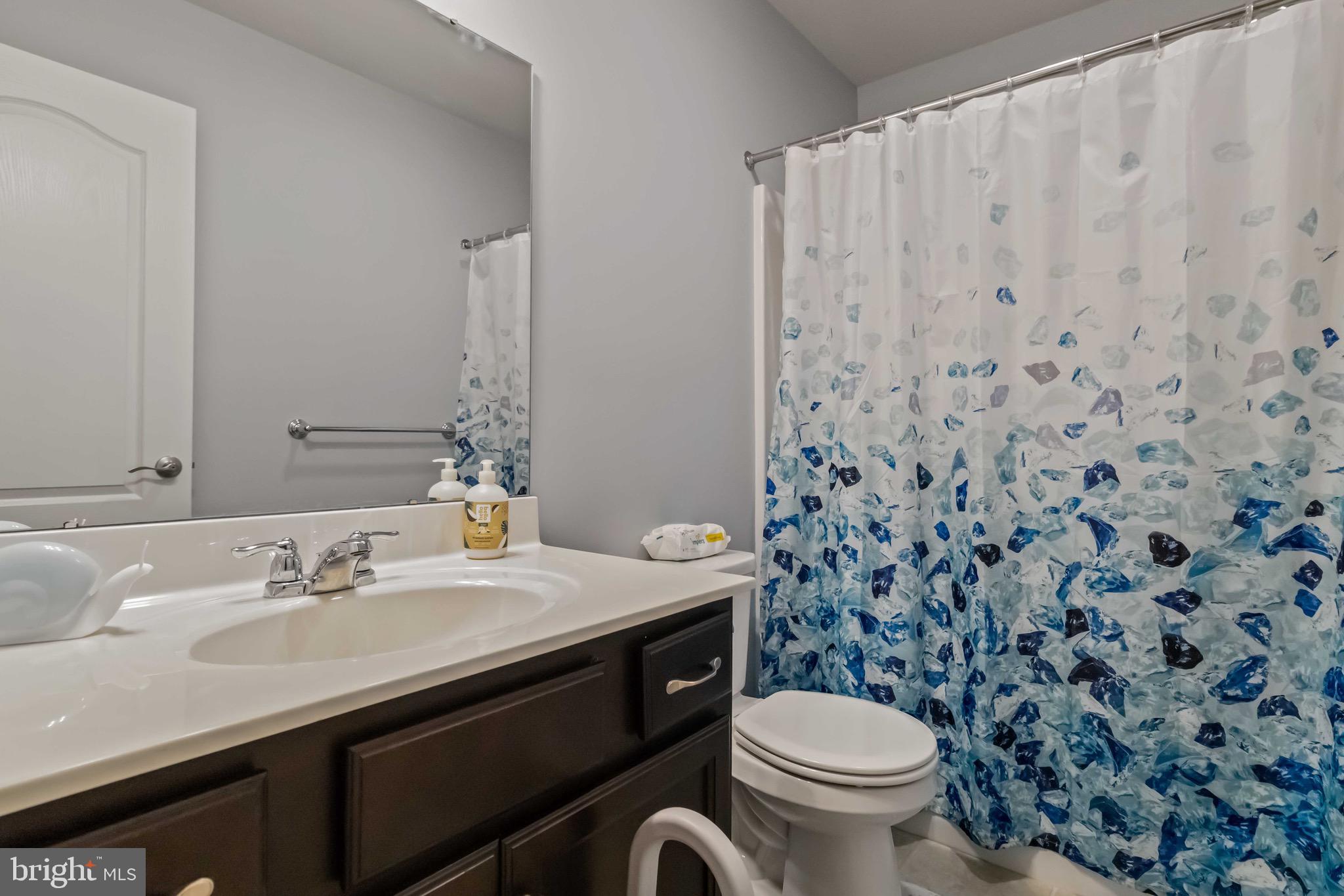 WOODLAND HILLS - Residential