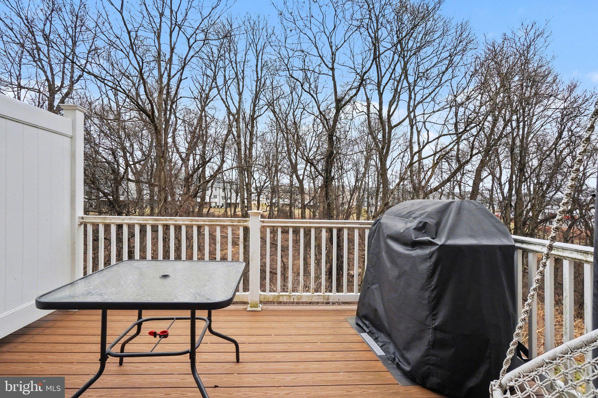 WOODLAND HILLS - Residential