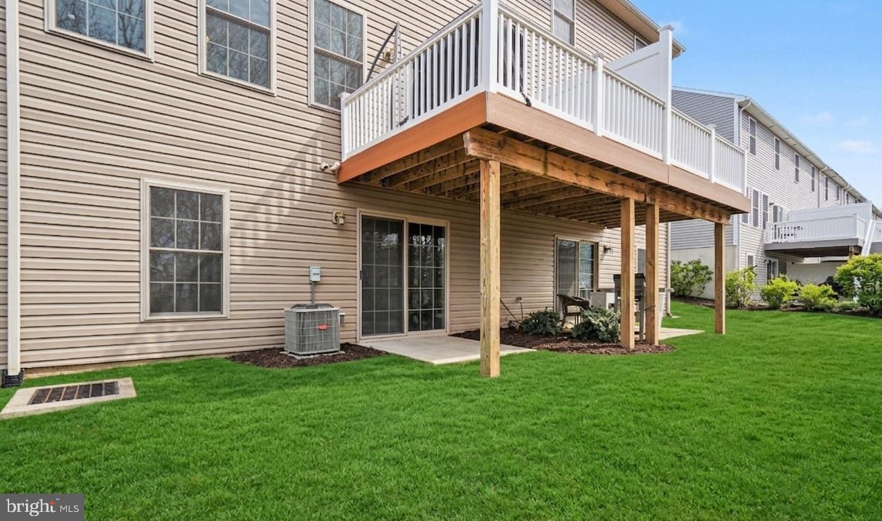 WOODLAND HILLS - Residential