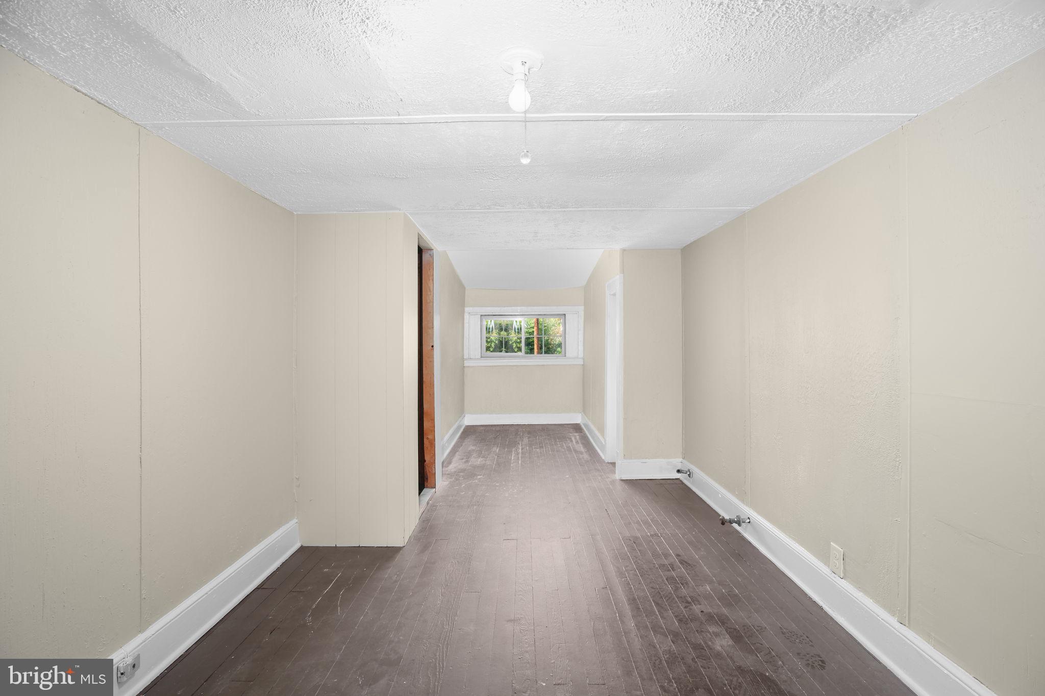 DARBYTOWN - Commercial Sale