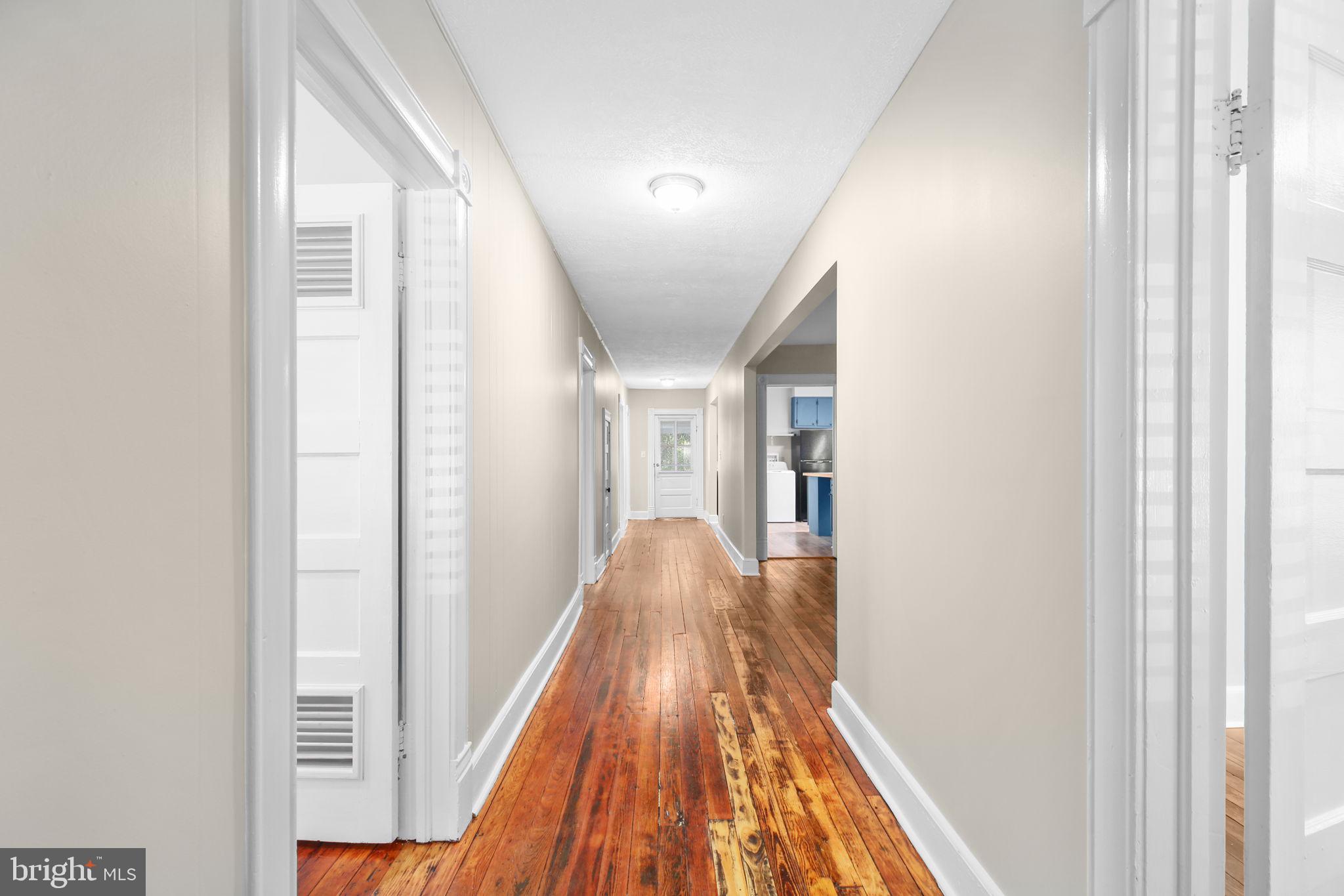 DARBYTOWN - Commercial Sale