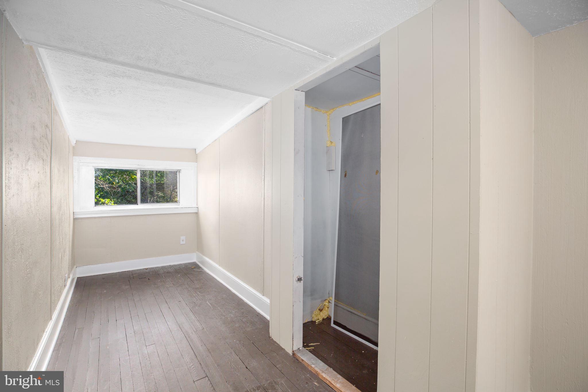 DARBYTOWN - Commercial Sale