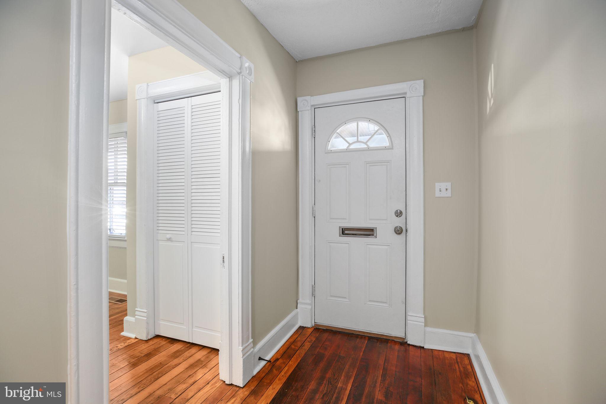 DARBYTOWN - Commercial Sale