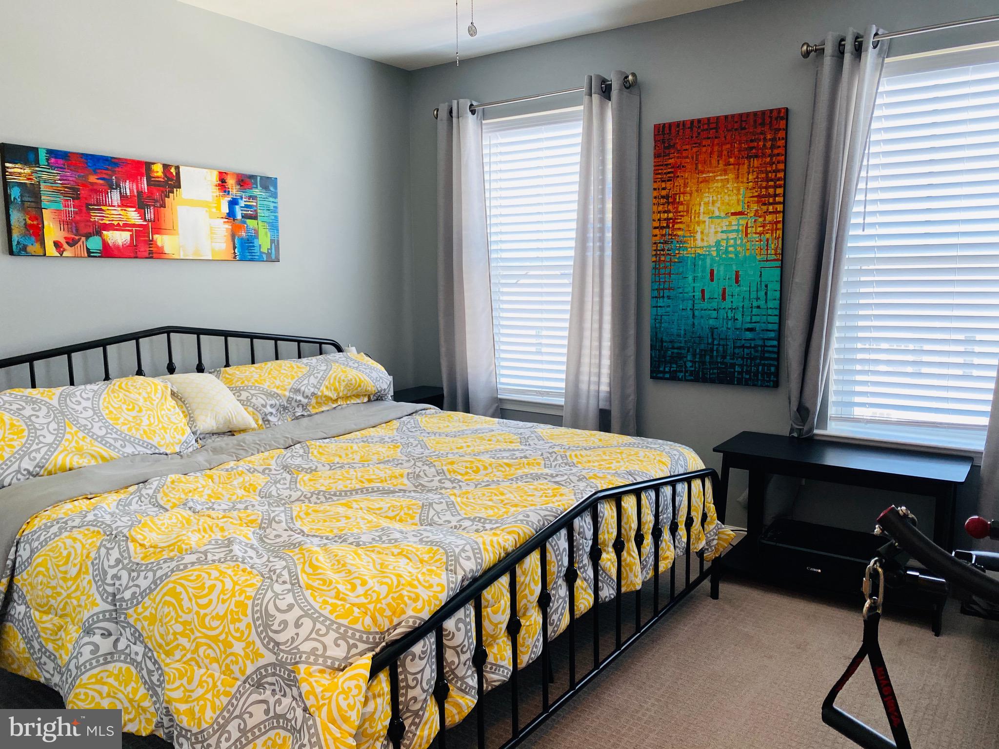 METRO POINTE - Residential