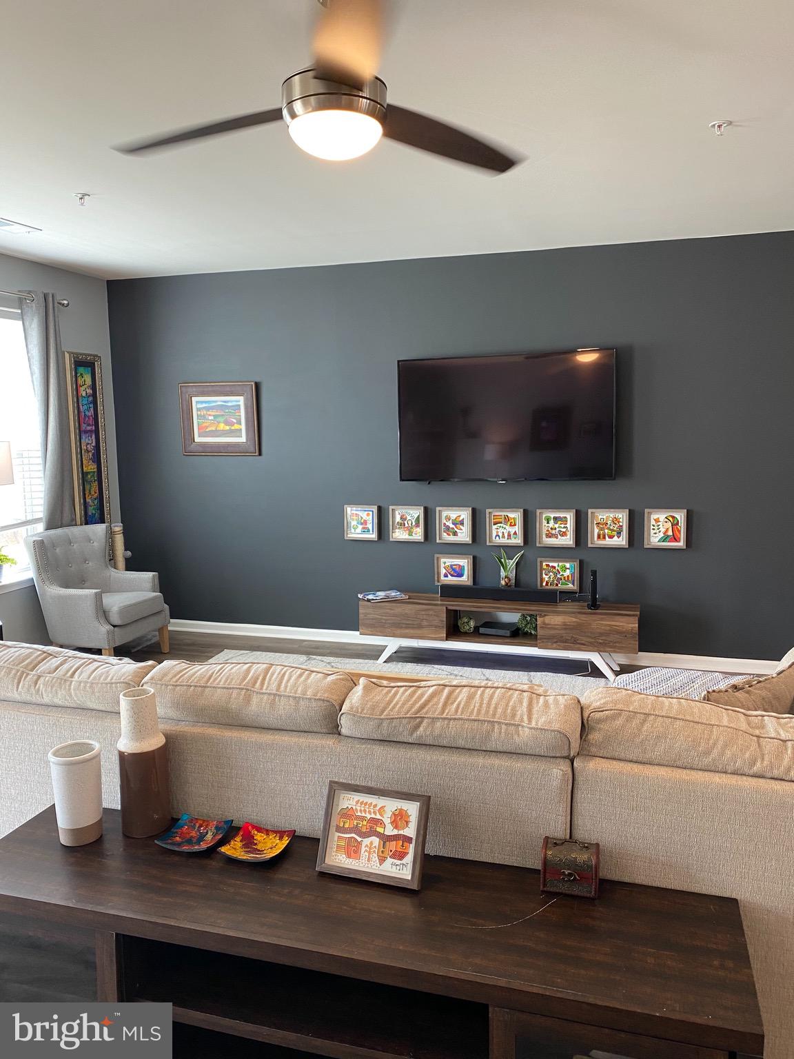 METRO POINTE - Residential