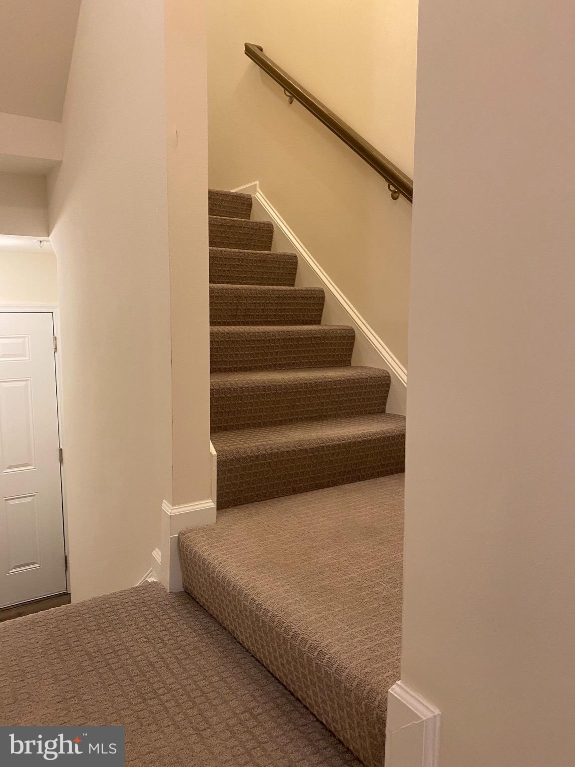 METRO POINTE - Residential