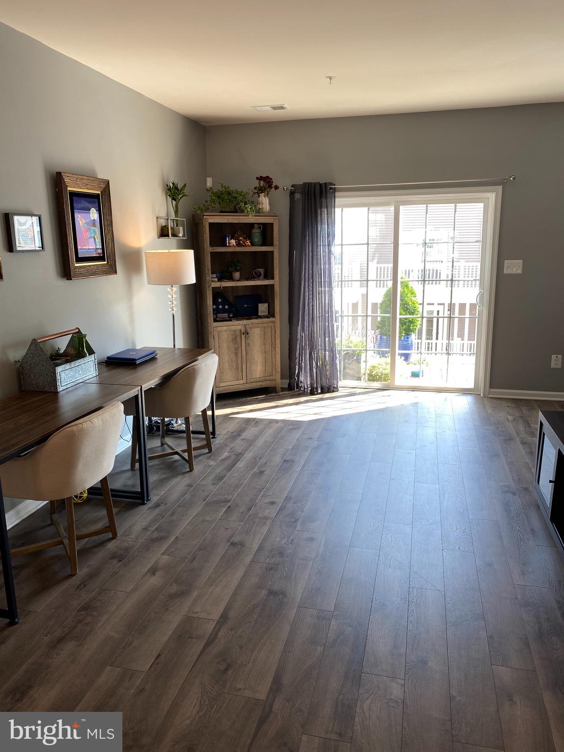 METRO POINTE - Residential