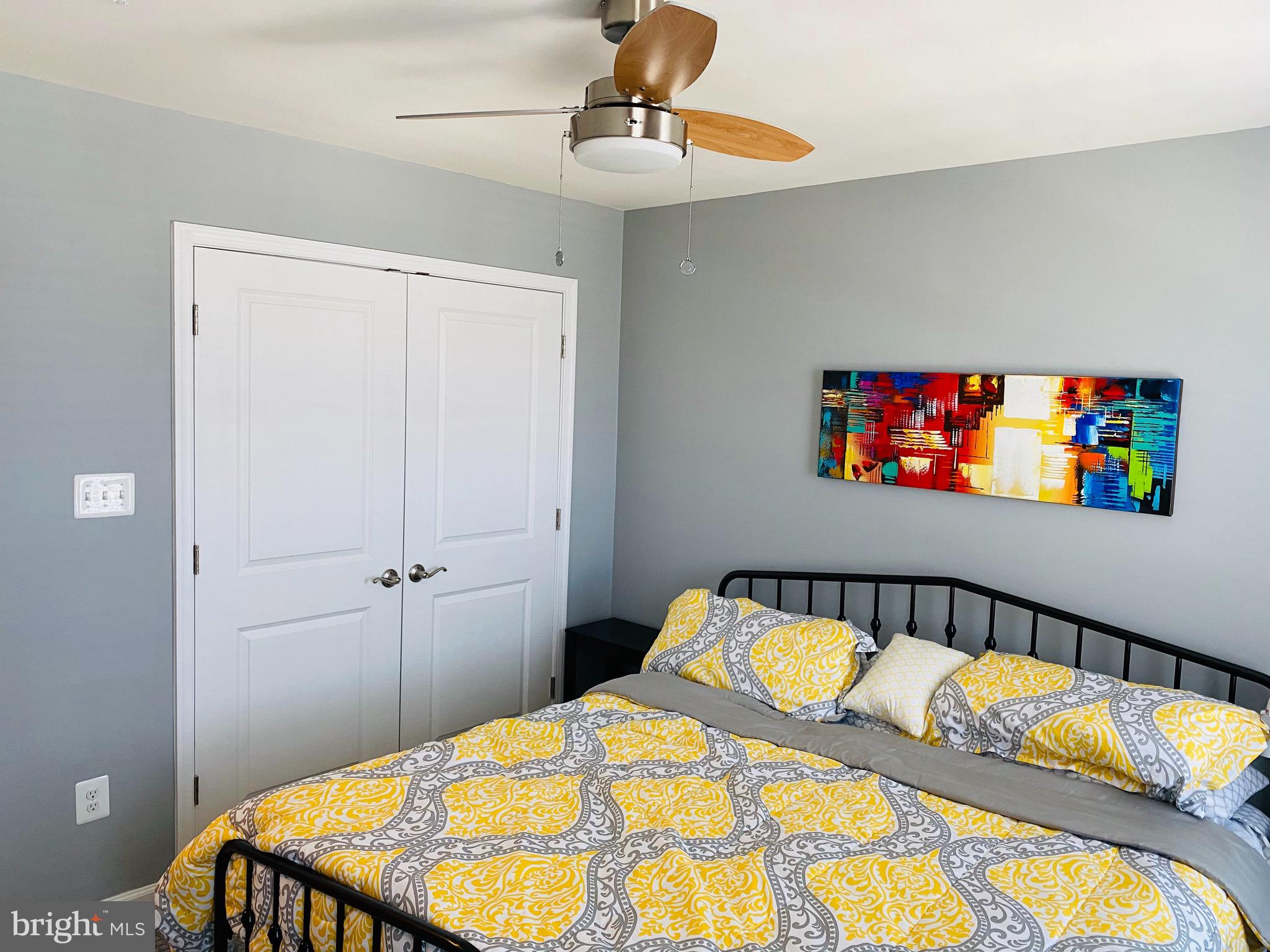 METRO POINTE - Residential