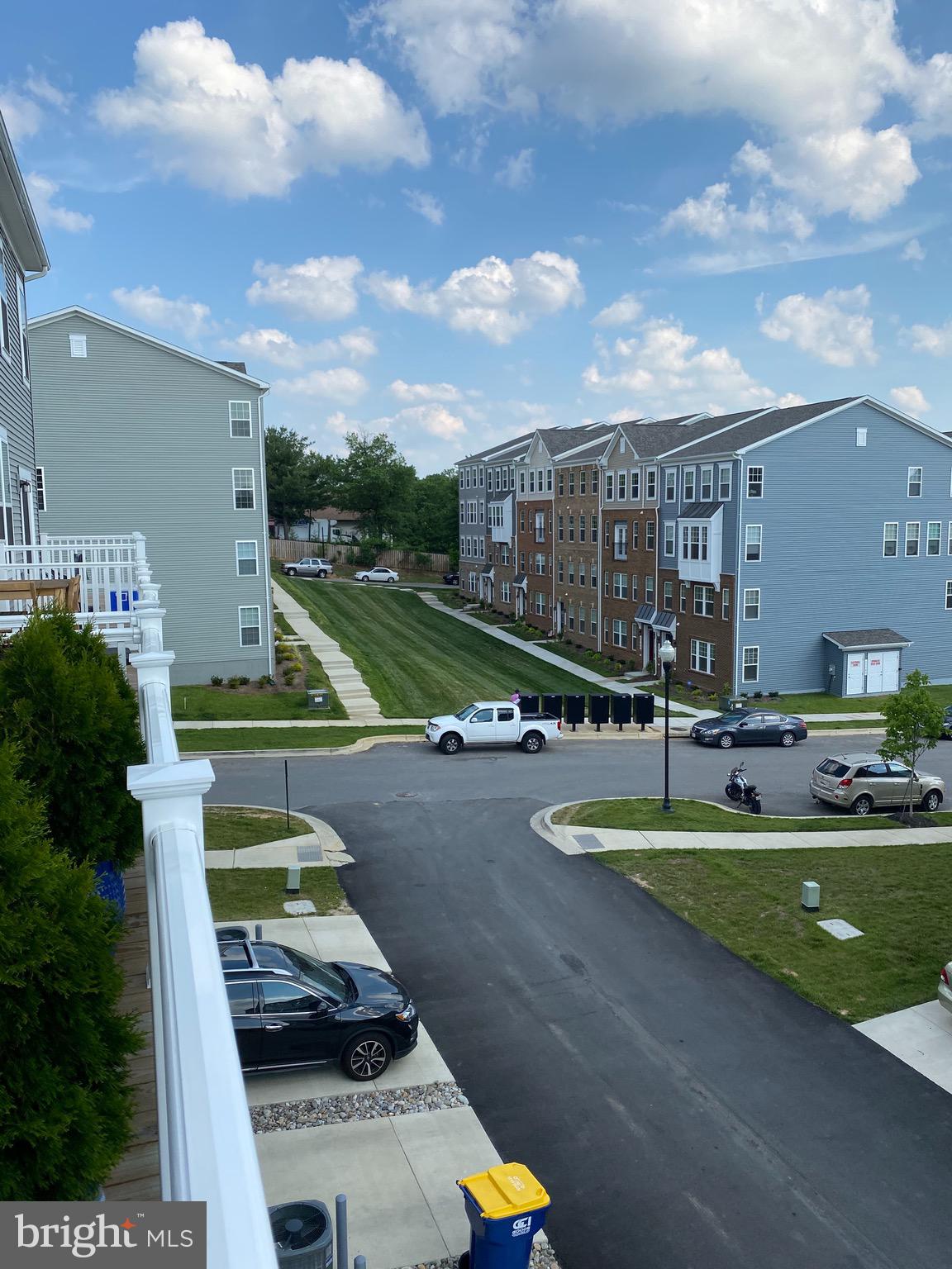 METRO POINTE - Residential