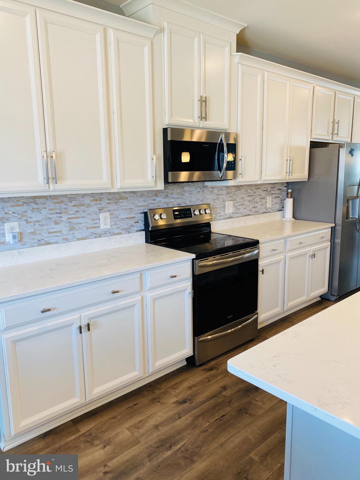 METRO POINTE - Residential