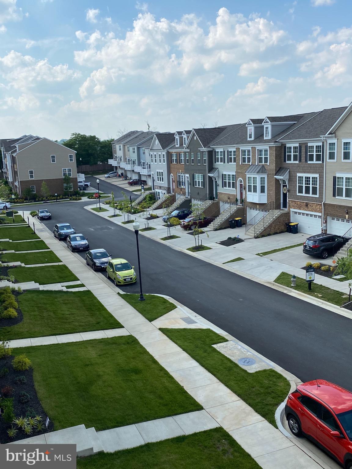 METRO POINTE - Residential