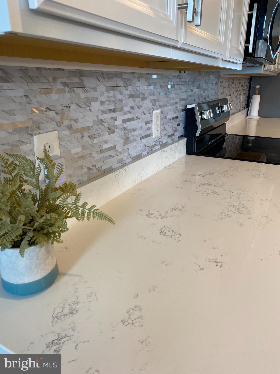 METRO POINTE - Residential