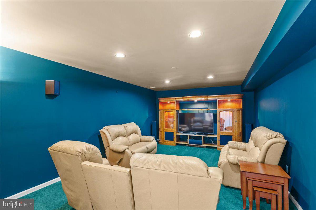 OAKWOOD VILLAGE - Residential